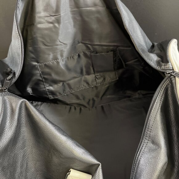 Flud Unisex Black/Grey Travel Bag/Duffle Bag SKU 5388 - Picture 6 of 9